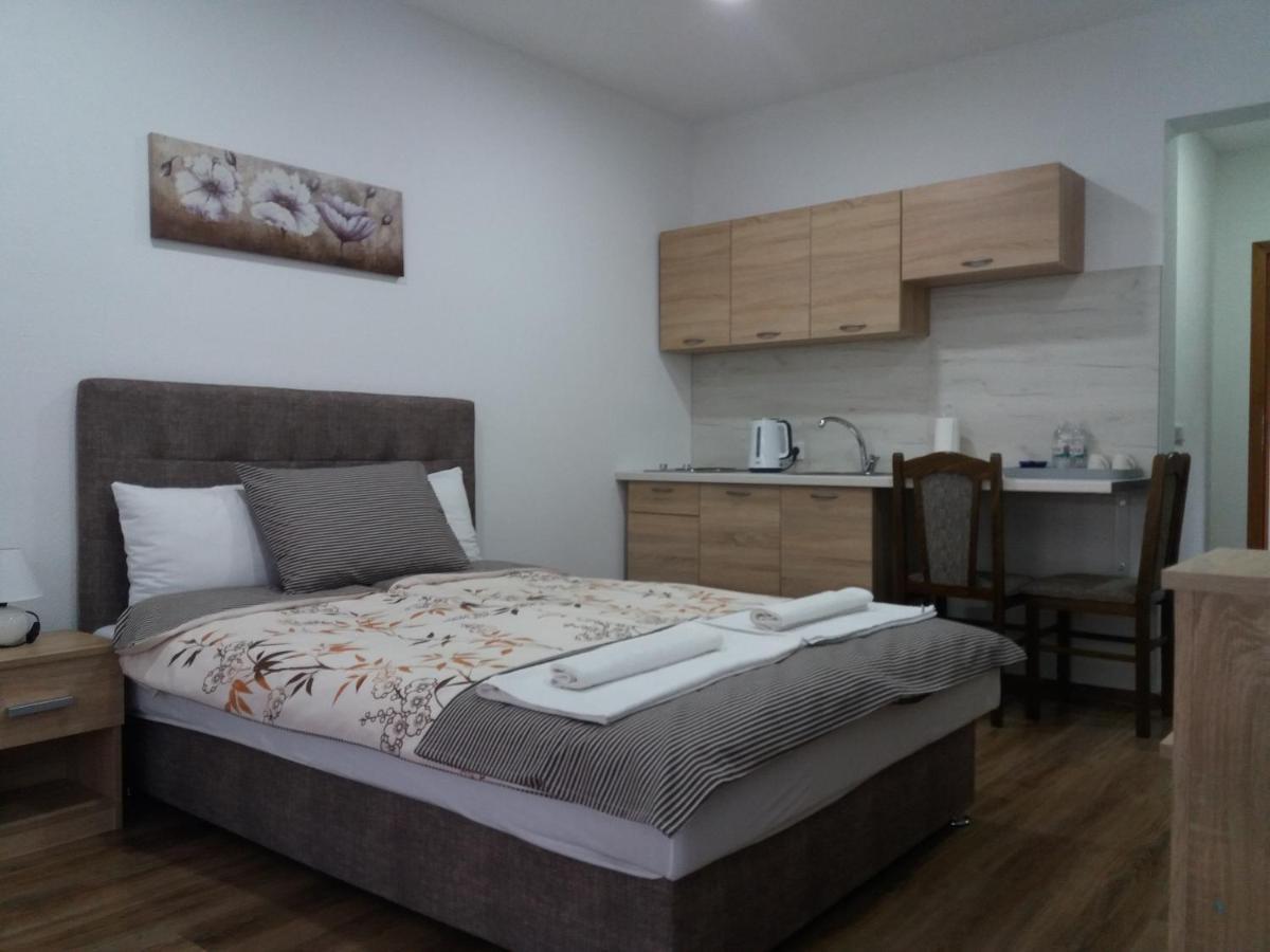 Apartments Karic Aerodrom Tuzla Dubrave Gornje 外观 照片