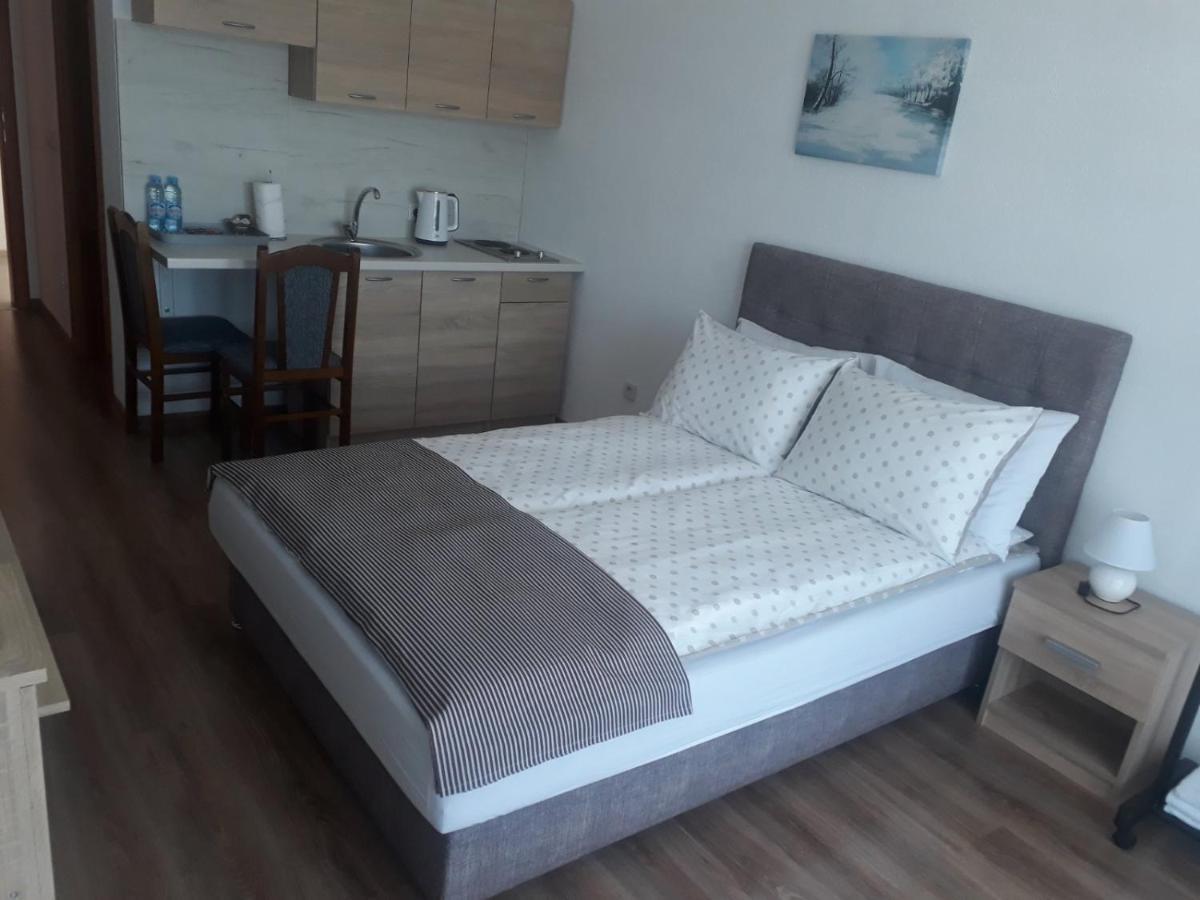 Apartments Karic Aerodrom Tuzla Dubrave Gornje 外观 照片